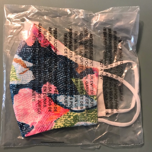 Vera Bradley Other - NWT Vera Bradley Face Mask in Superbloom